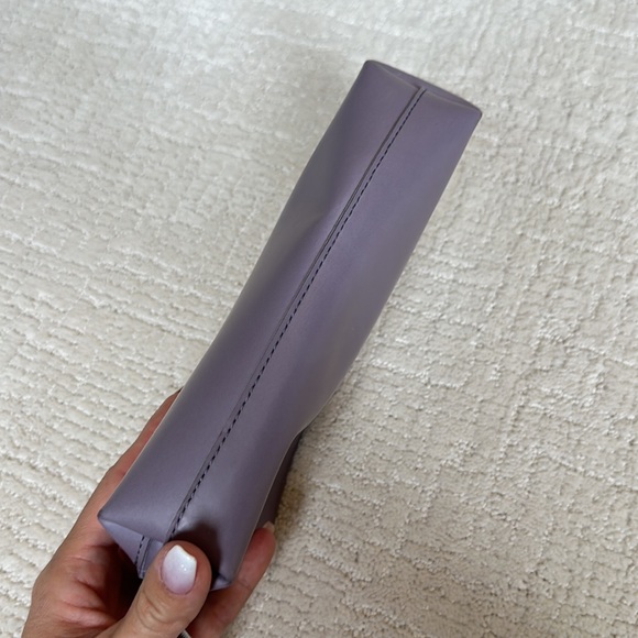 Lululemon zip pouch. new. - Picture 6 of 9